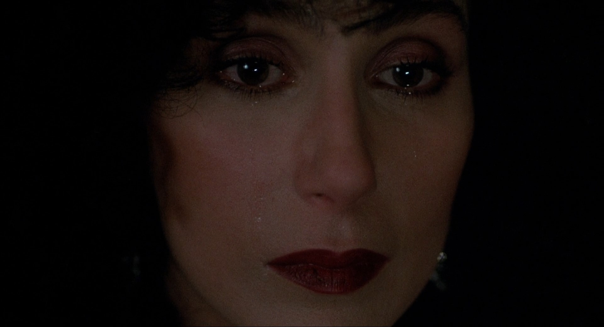 Moonstruck.1987.1080-01_11_03-2024_12_14_04_15_22.jpg