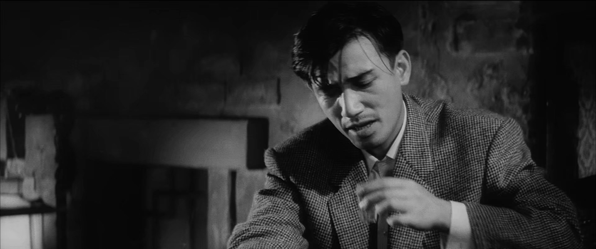 人间的条件 1.mkv_20250201_134122.645.jpg