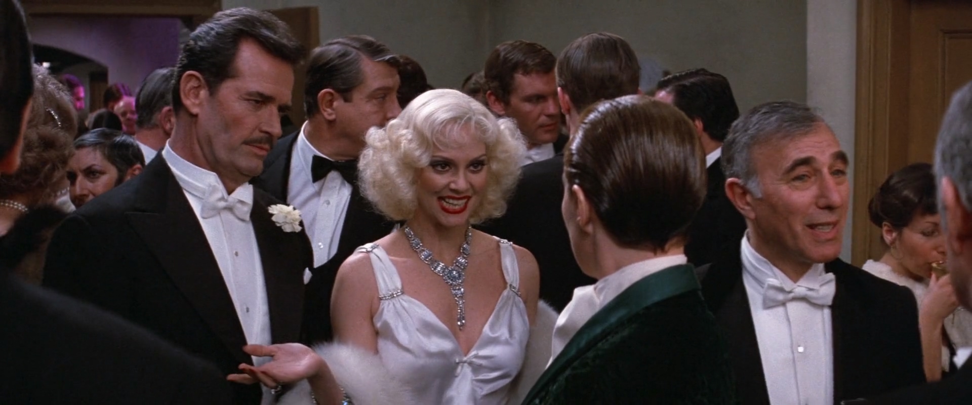 雌雄莫辨Victor.Victoria.1982.1080p.BluRay.x264.AAC5.1-hclg.mkv_20250208_134710.219.jpg