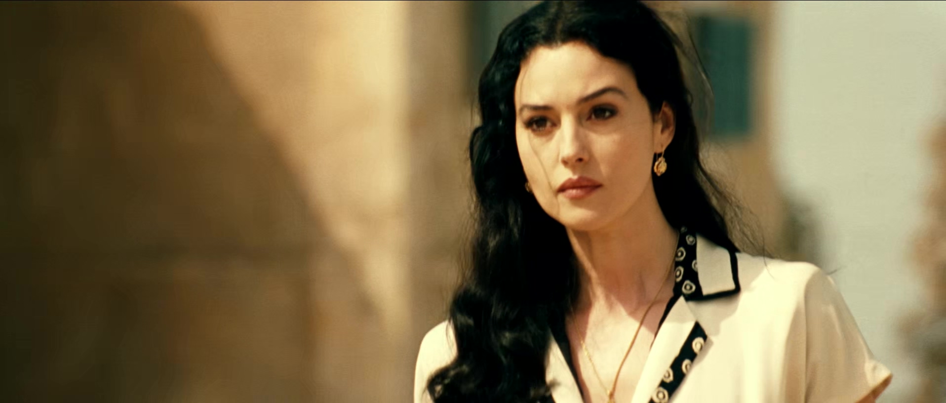 西西里的美丽传说 Malena.2000.mkv_20250212_122710.379.jpg