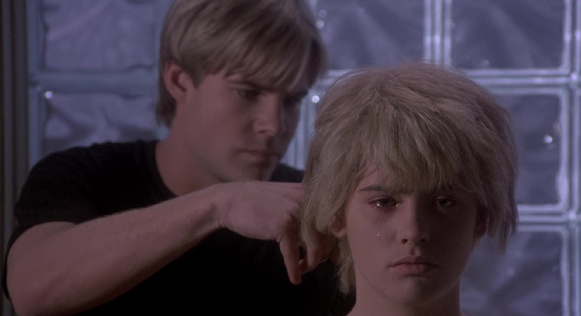 G 阁楼里的花-1987 - frame at 53m37s.jpg