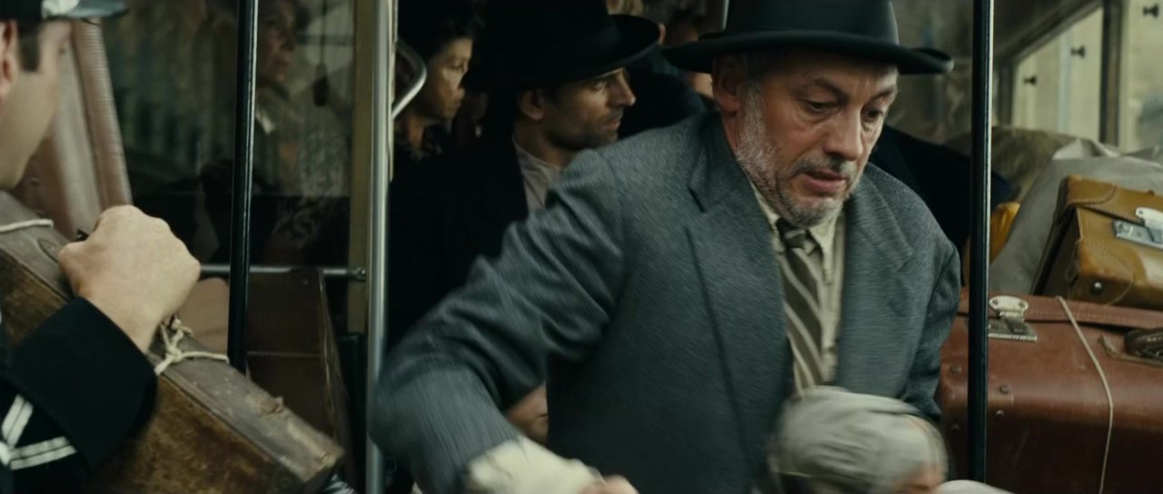 S 萨拉的钥匙-2010 - frame at 10m45s.jpg