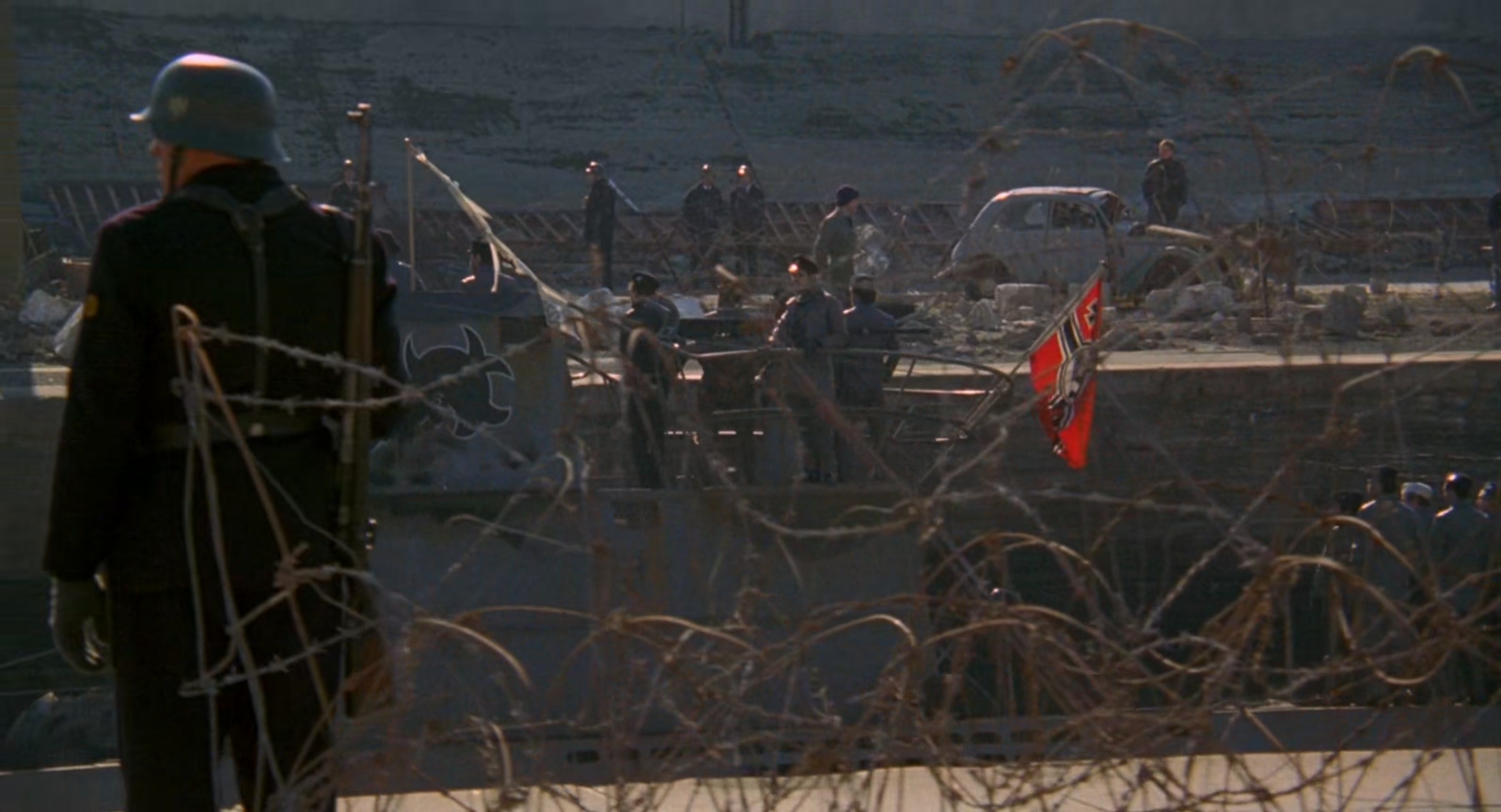 从海底出击.Das.Boot.1981.Directors.Cut.1080p.x265.10bit.2audio.Joy特效字幕.mkv_2.jpg