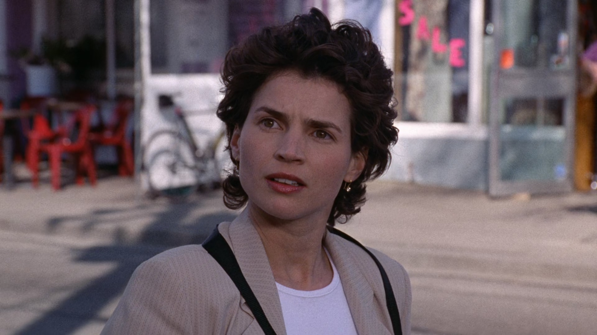 新龙凤配Sabrina .1995. 1080p .BluRayx265. 10bit .hclg.mkv_20250401_170336.698.jpg