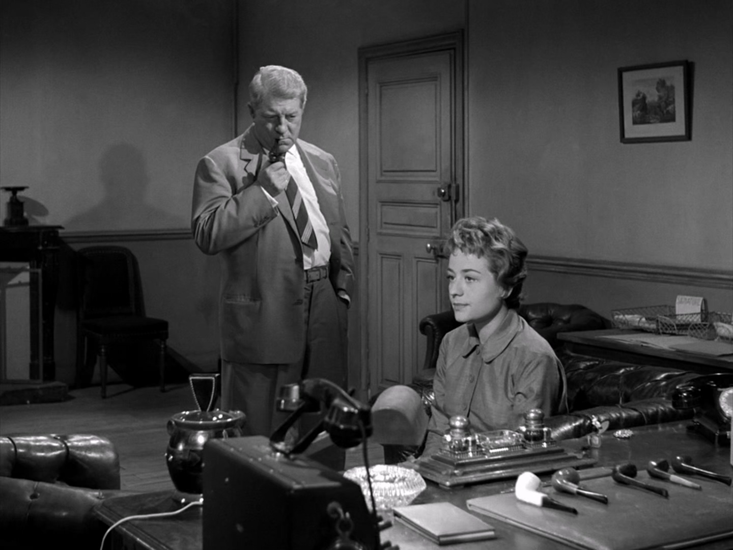 梅格雷的陷阱Maigret tend un piege (1958).BDRip.1080p.h265.10bit.HEVC.hclg.mkv_20.jpg