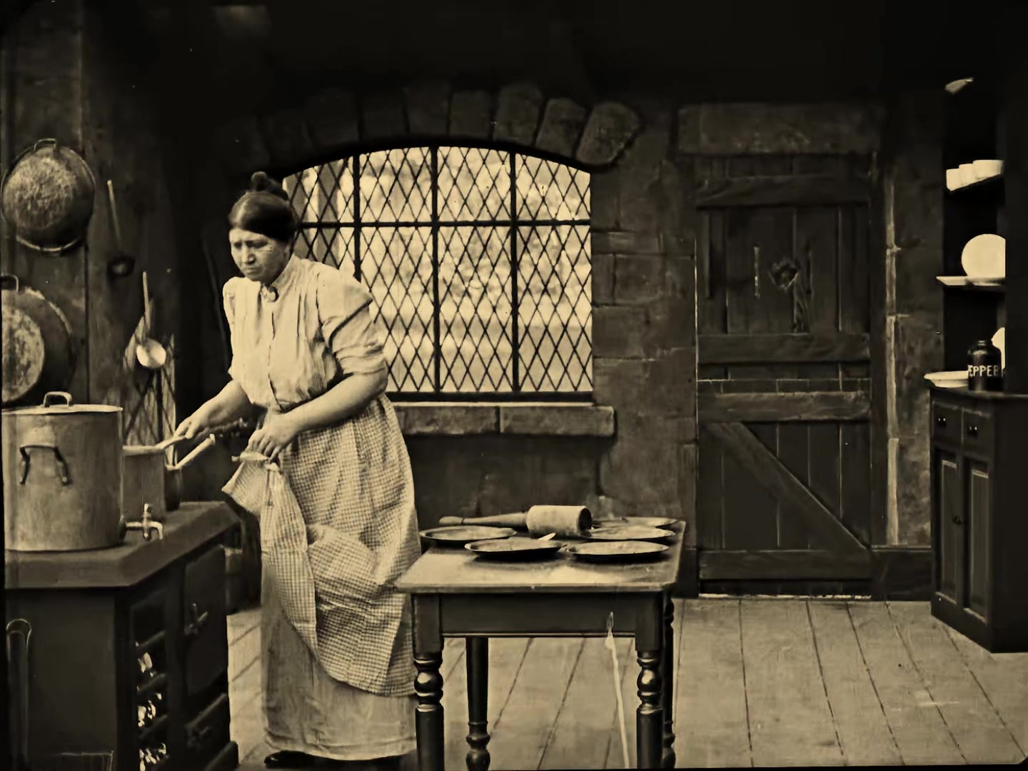 爱丽丝漫游仙境 1915.mp4_20250406_015353.943.jpg