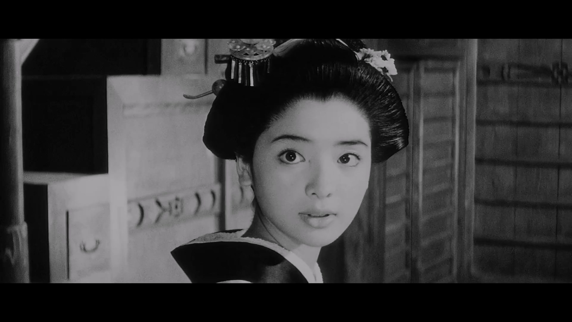 大菩萨岭.1966.BD1080P.AAC.H264.CHS.BT世界网.[www.btsj6.com].mp4_20250411_231303.040.jpg