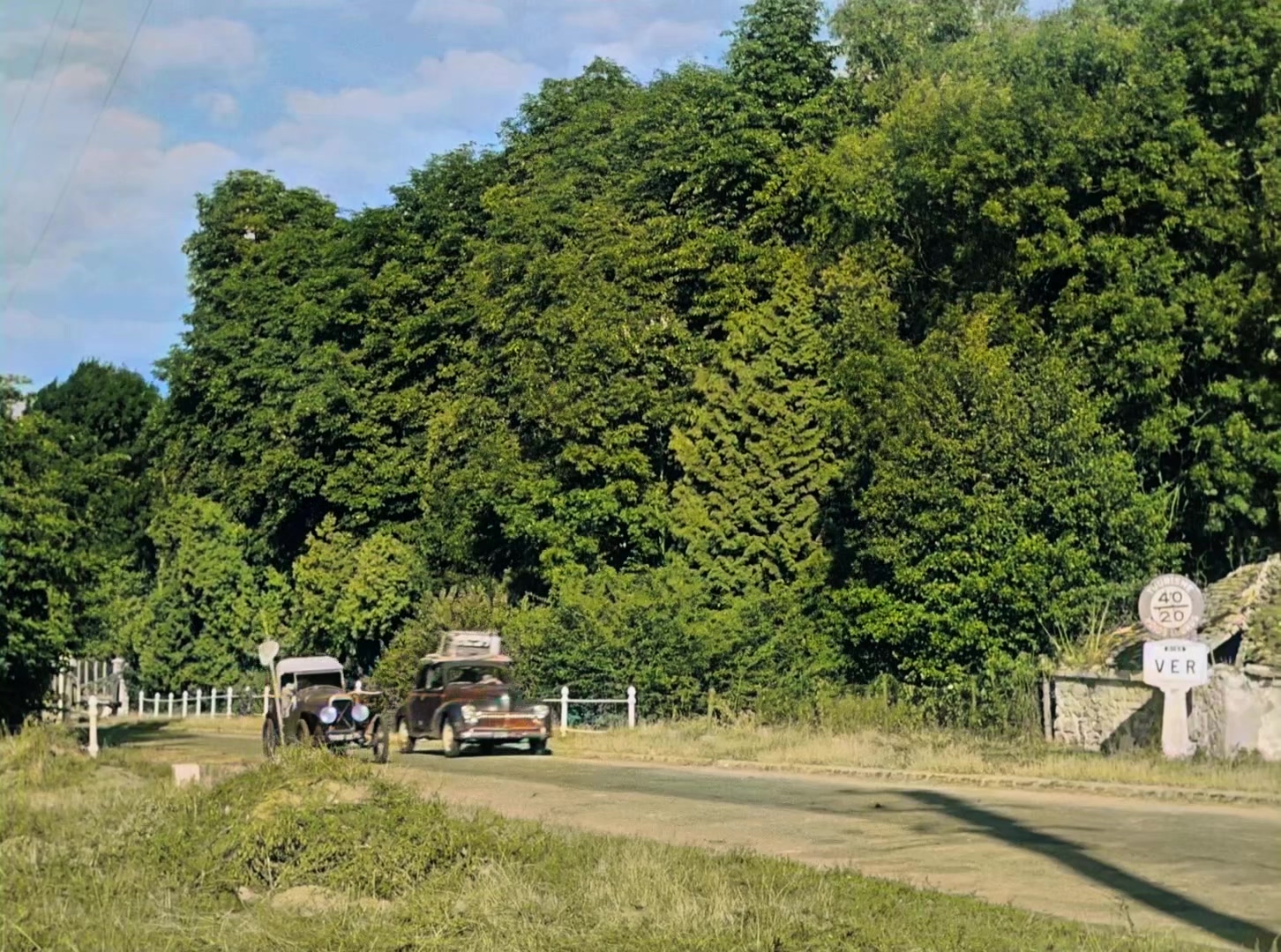 于洛先生的假期 彩色版.mkv_20250413_141957.960.jpg