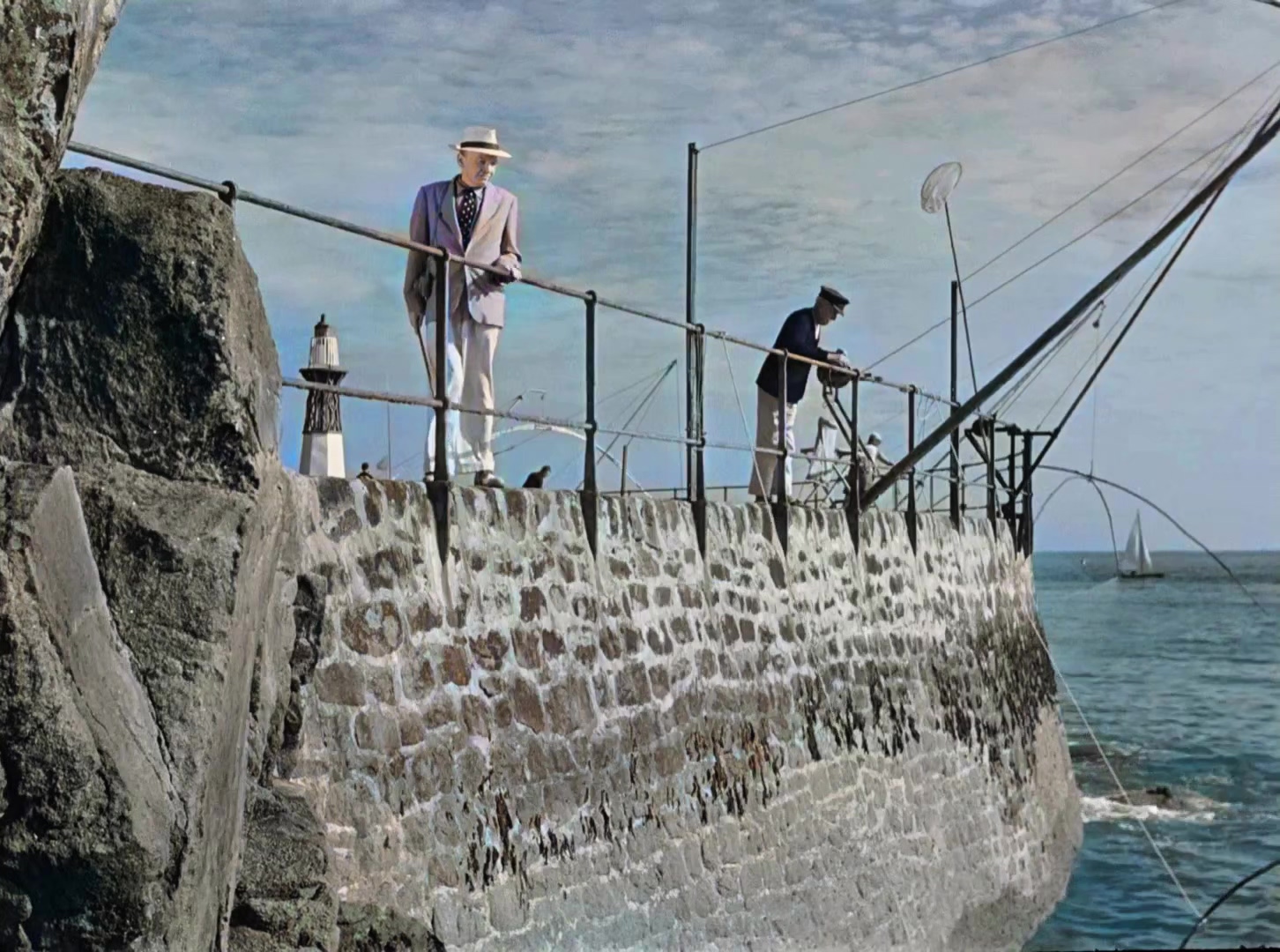 于洛先生的假期 彩色版.mkv_20250413_142601.319.jpg