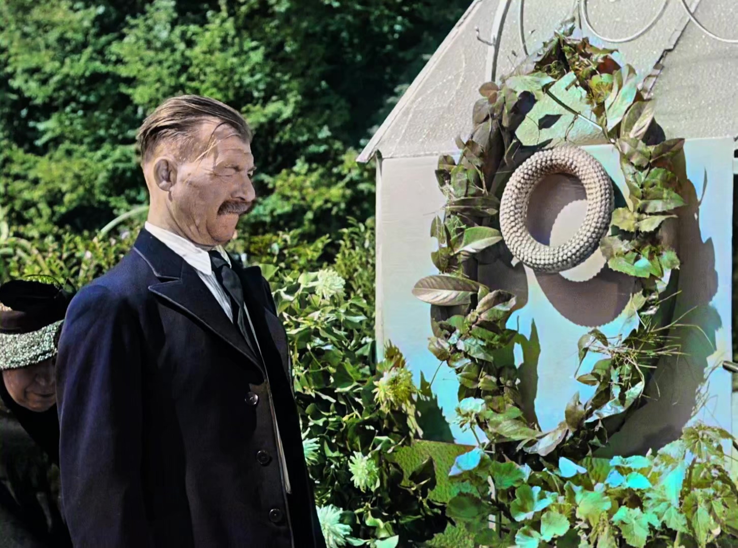 于洛先生的假期 彩色版.mkv_20250413_142833.069.jpg