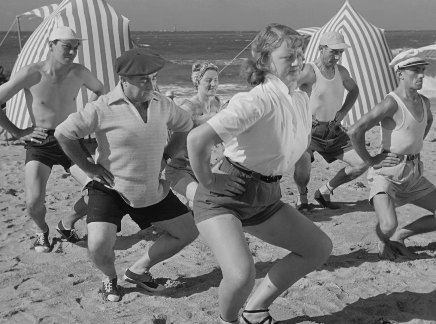 于洛先生的假期 黑白版.mkv_20250413_142511.617.jpg