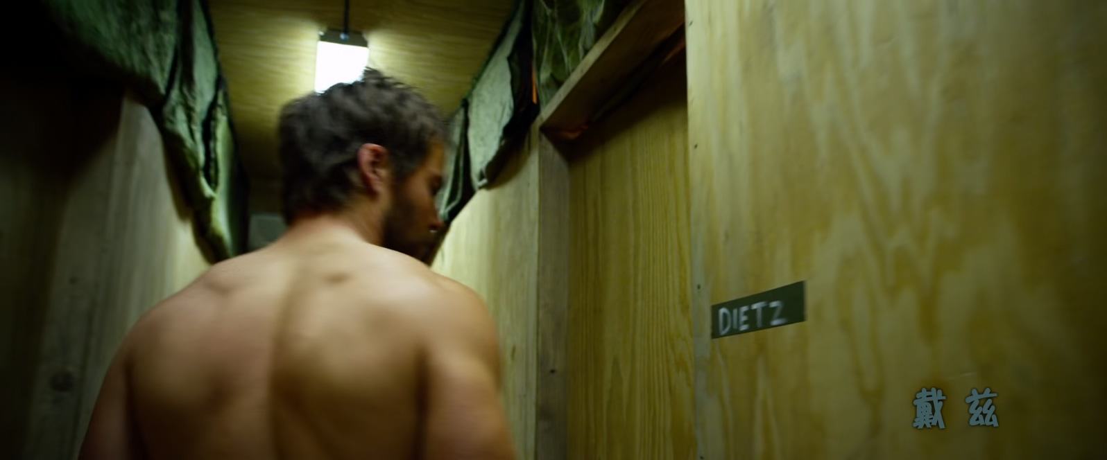 孤独的幸存者.Lone.Survivor.2013.BluRay.1080p.x265.10bit.AAC.2audio特效字幕 (1).m.jpg