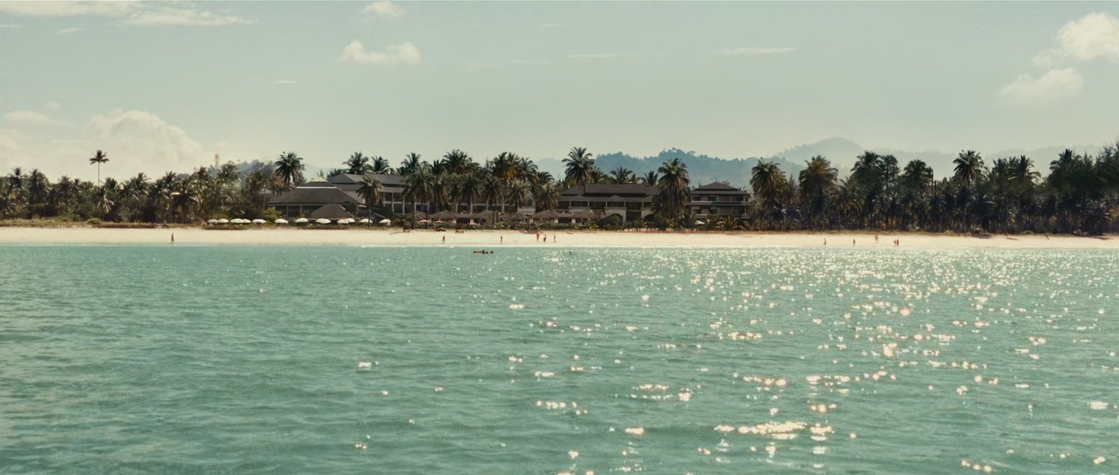 海啸奇迹.The.Impossible.2012.1080p.BluRay.x265.2audio-RARBG特效字幕 (1).mkv_2025.jpg