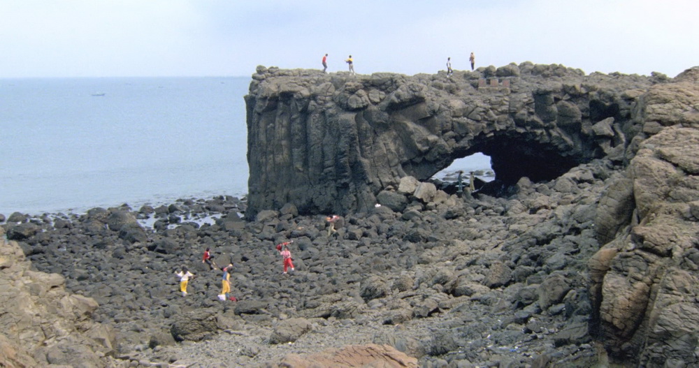 The.Wheel.of.Life.AKA.Da.lunhui.1983.1080p.BluRay.x264.DTS-HD MA2.0-ParkHD.mkv_2.jpg