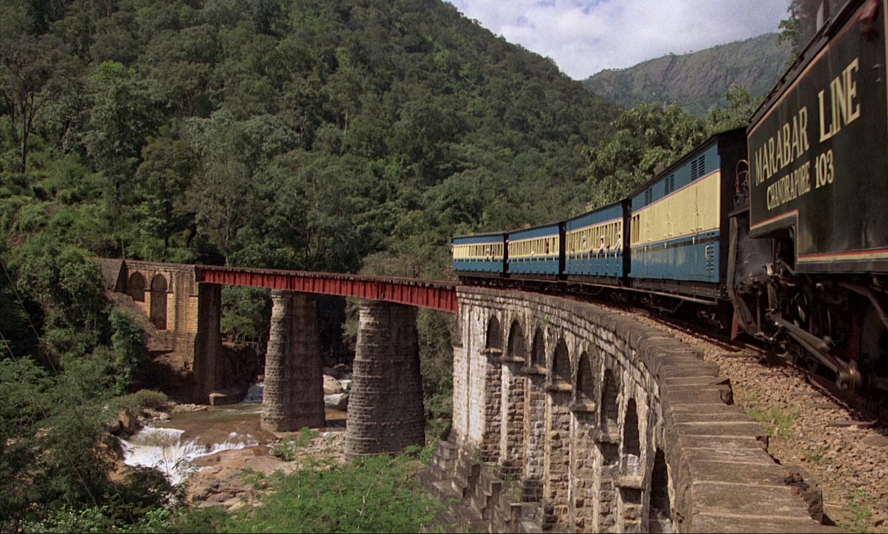 印度之行.A.Passage.to.India.1984.1080p.BluRay.x265.国英三语.mkv_20250421_165437.395.jpg