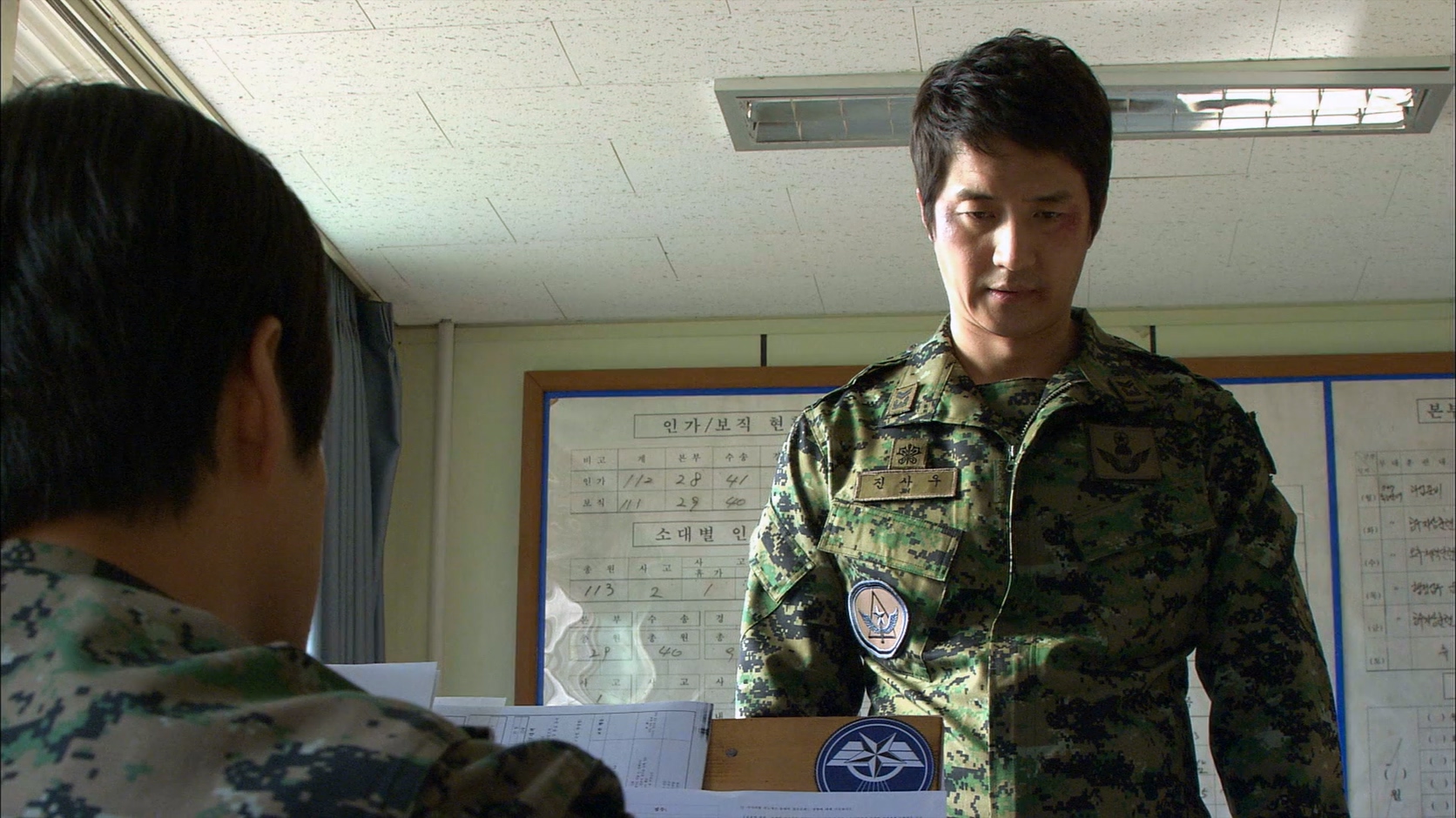 IRIS.S01E01.2009.NF.WEB-DL.1080p.x264.DDP-Xiaomi (1).mkv_20250426_075601.440.jpg