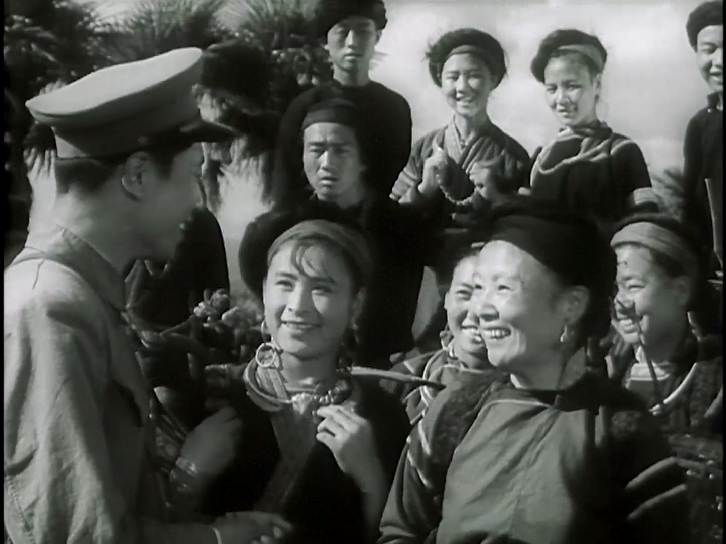 山间铃响马帮来 1954.mp4_20250427_003646.768.jpg