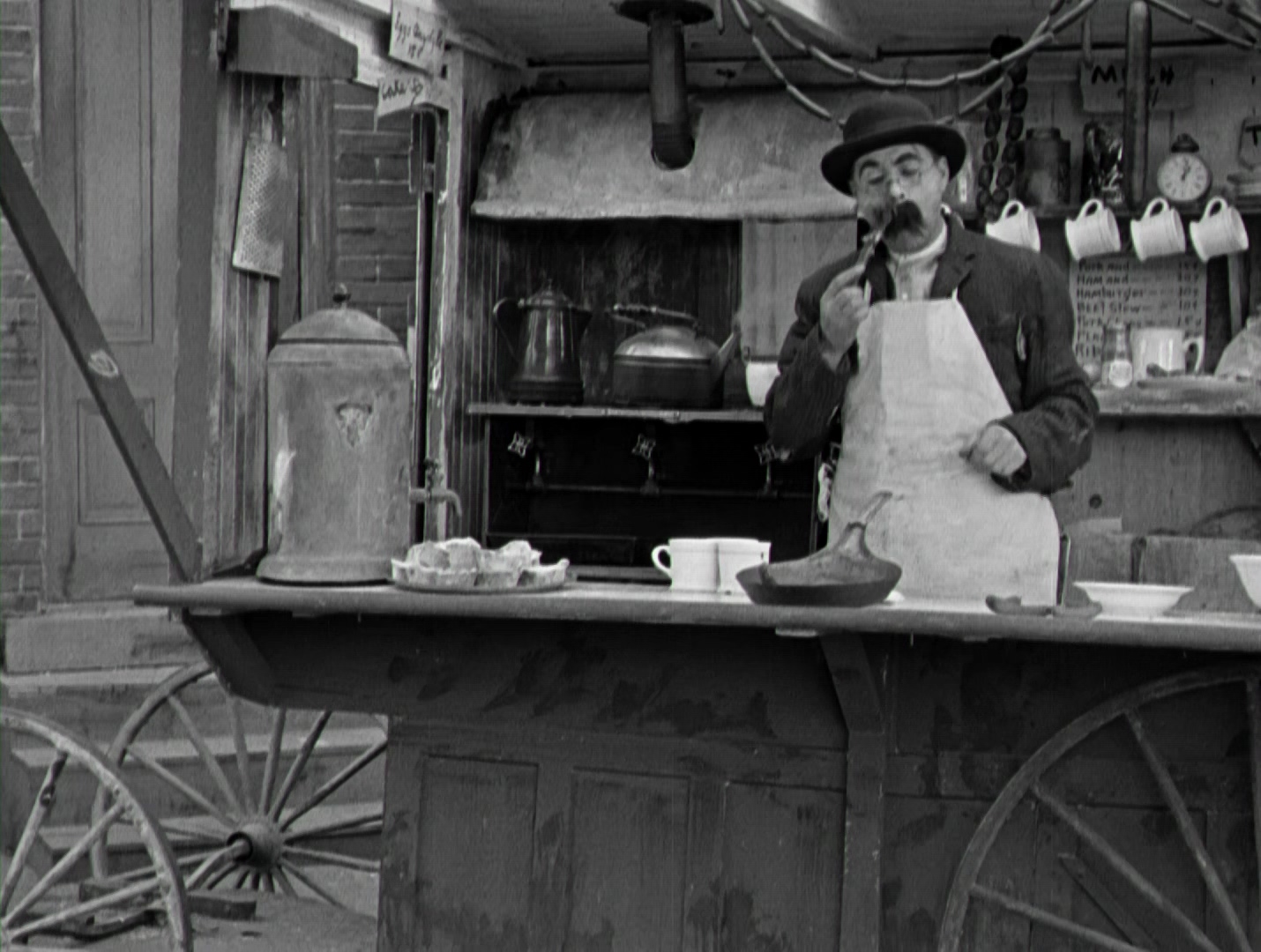 卓别林短片精选 The Chaplin Revue 1959.mp4_20250428_182638.678.jpg