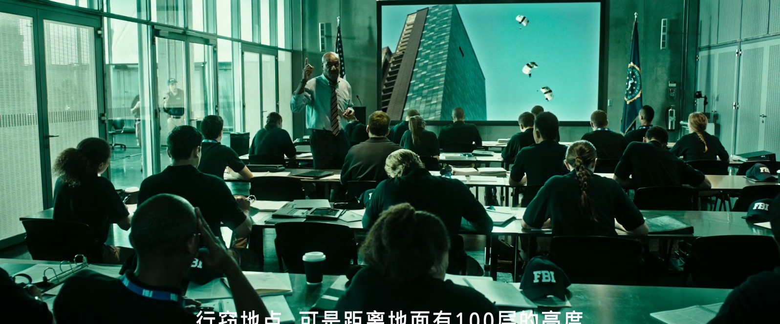 极盗者Point.Break.2015.1080p.10bit.BluRay.5.1.x265.HEVC.2audio特效字幕-MZABI.mkv.jpg