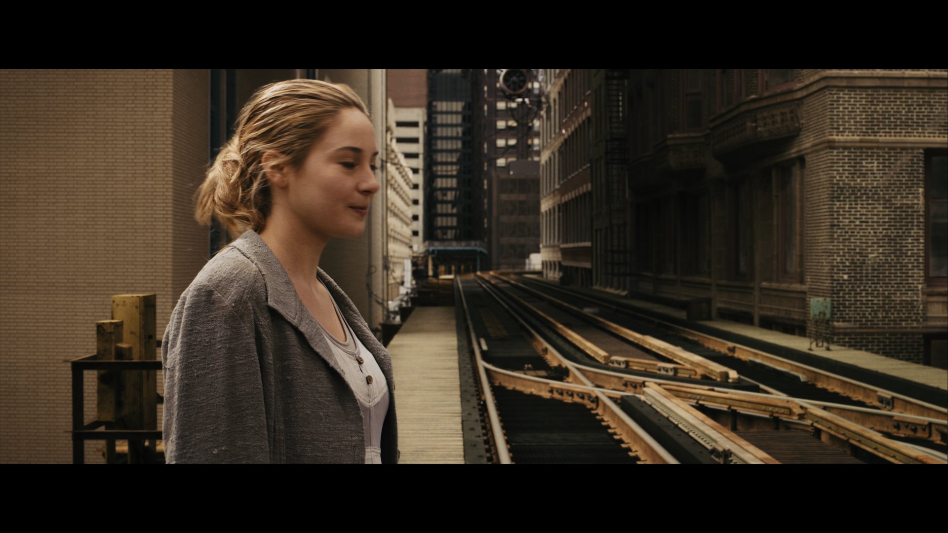 分歧者：异类觉醒 (2014).mkv_20250504_145528.175.png