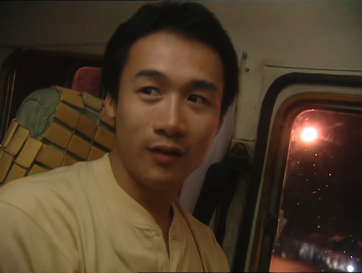 上车走吧.Mini-Bus.2000.WEB.1080p.x264.AAC.mp4_20250506_112936.236.jpg