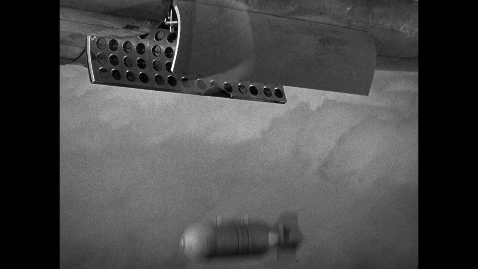 东京上空三十秒  轰炸东京.1944.1-01_25_21-2025_05_15_17_46_24.jpg