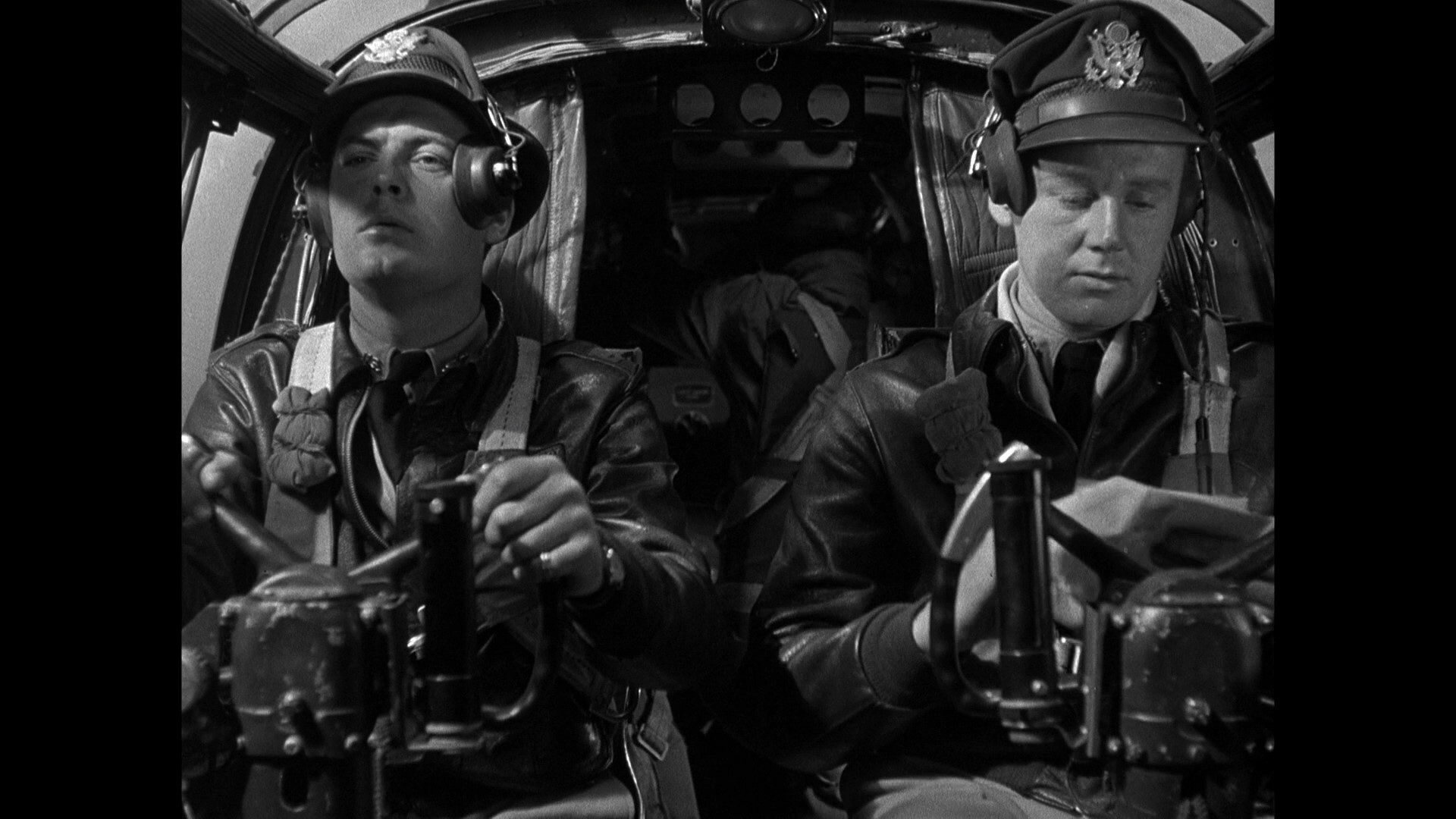 东京上空三十秒  轰炸东京.1944.1-00_16_28-2025_05_15_17_40_57.jpg