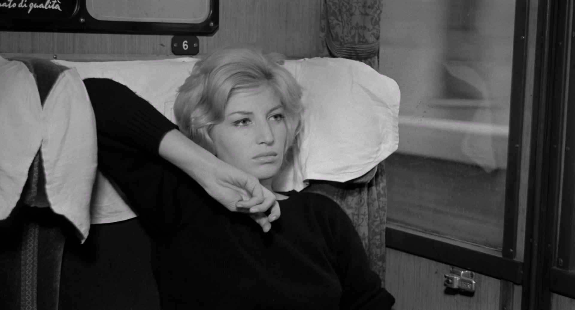 The Adventure.1960.CC.1080p.BluRay.x265.10bit.FLAC.1.0-QuickIO.mkv_20250520_010752.013.jpg