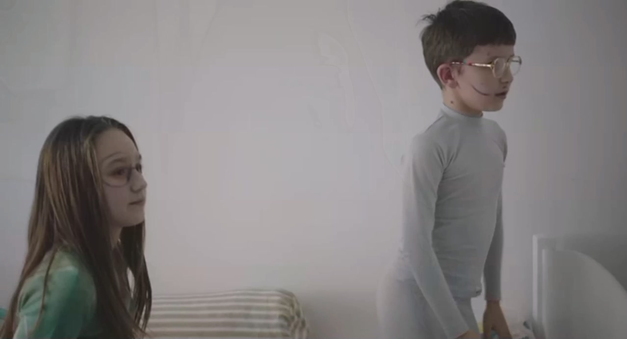 小小港湾 (2017) 720p [AAC, AC3] [zho, ces] h264.mkv_20250527_000958.577.jpg