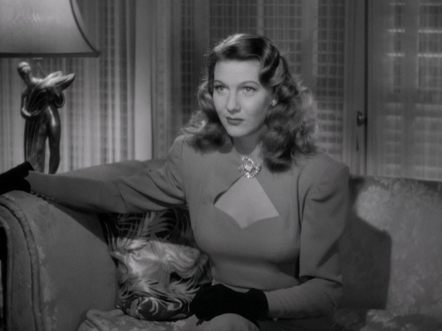 Decoy.1946.Upscale.1080p.DVD.x265.HEVC.AC3-SARTRE-bylh.mkv_20250528_222447.454.jpg