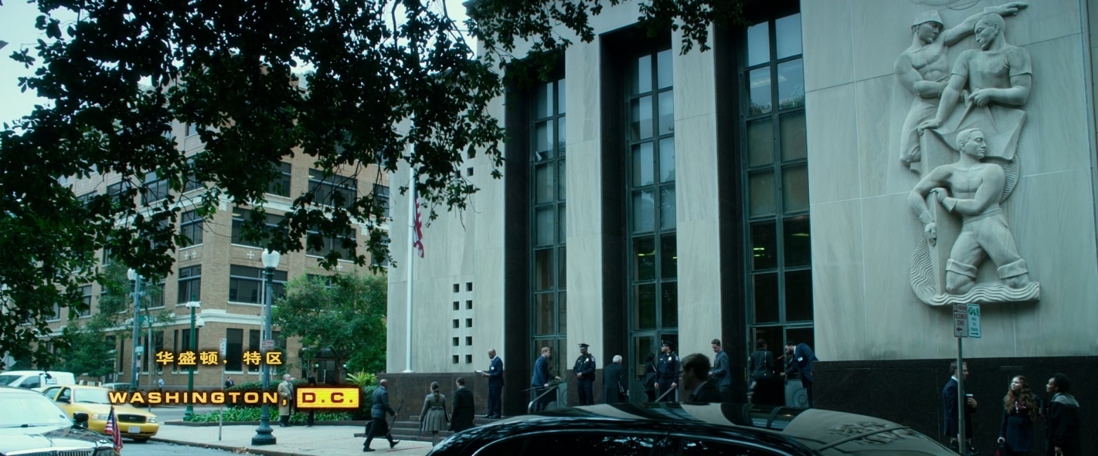 全球风暴.Geostorm.2017.1080p.BluRay.10bit.BluRay.x265.AC3.国英双语.特效字幕 (1)..jpg