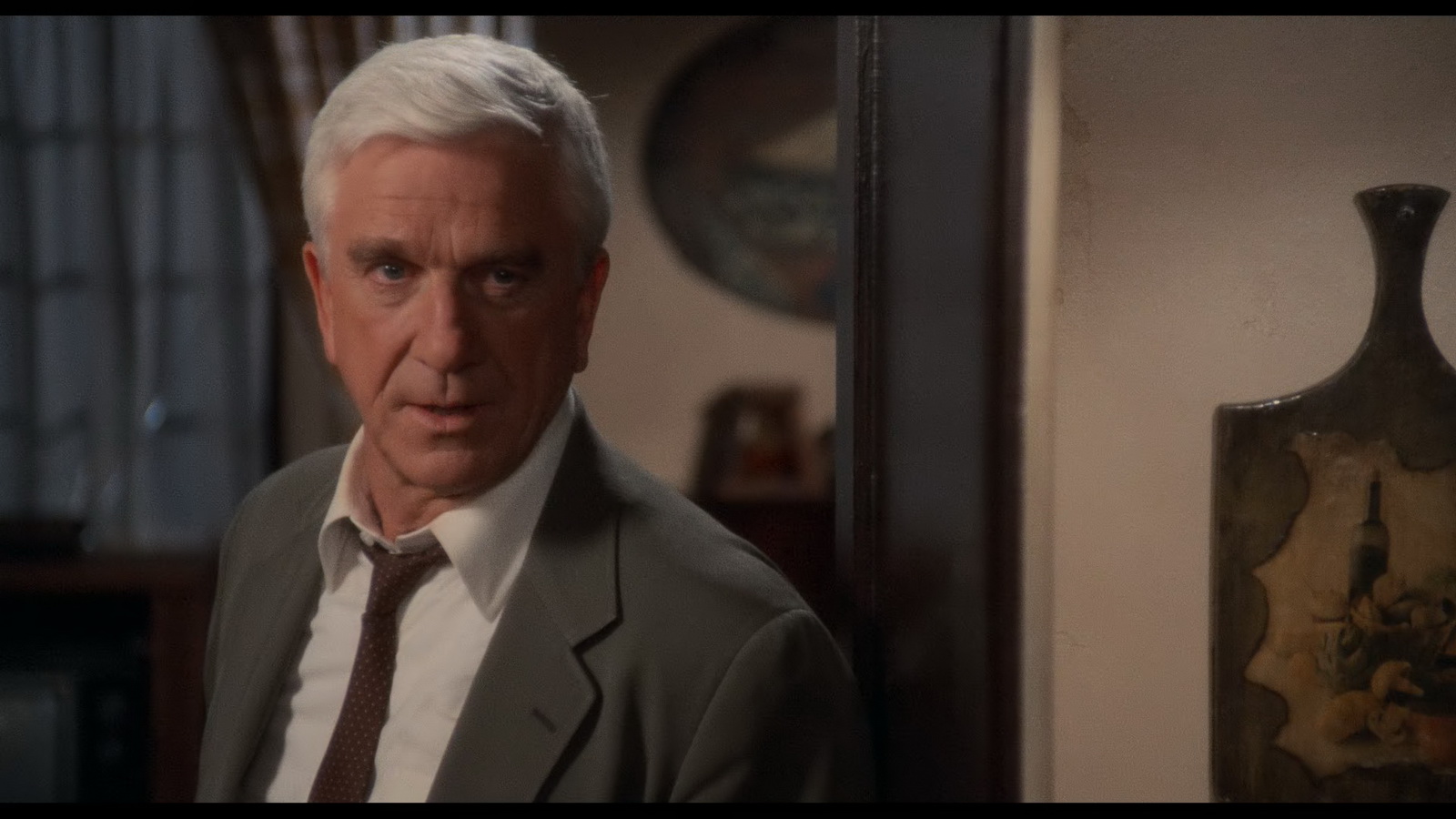 白头神探.The.Naked.Gun.From.The.Files.Of.Police.Squad.1988.2160p.4K.BluRay.x265..jpg