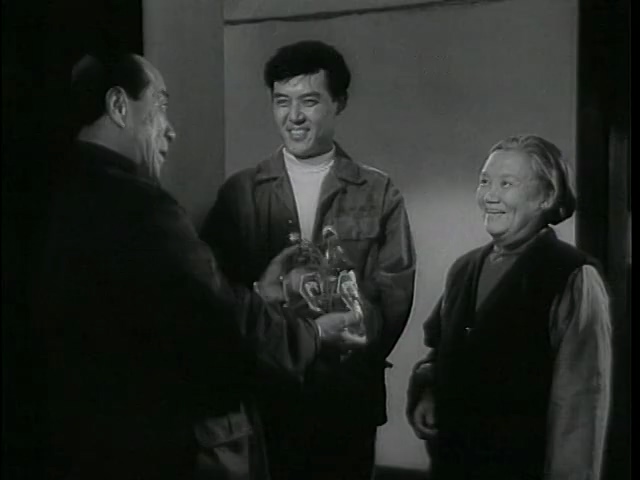 东港谍影.Spy in the eastern harbour.1978.DVD.X264.AAC.HALFCD.mkv_20250606_195411.601.jpg