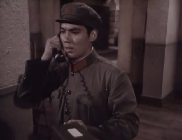 蓝天防线.Sefence in the Sky.1977.DVD.X264.AAC.HALFCD.mkv_20250608_174708.903.jpg