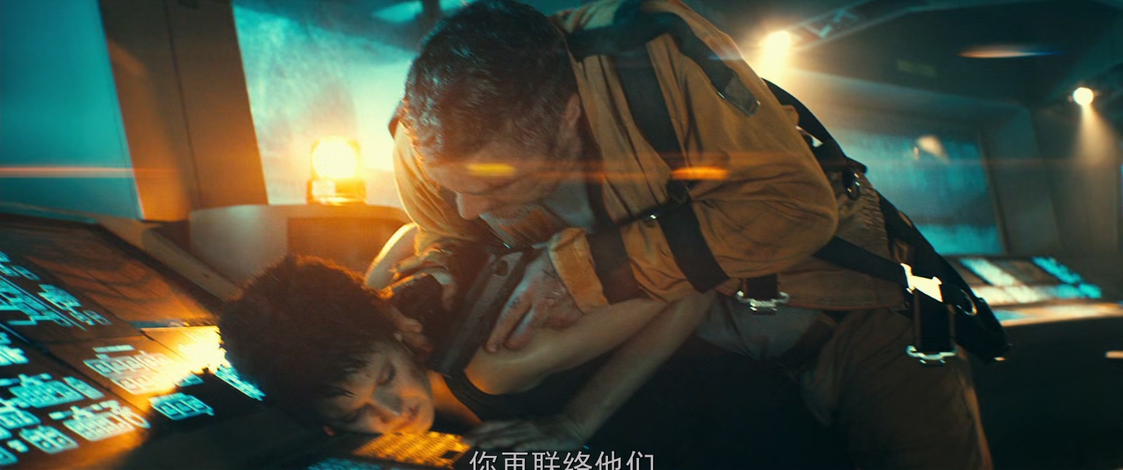太空一号.Lockout.2012.UNRATED.1080p.BluRay.x265.3audio-RARBG特效字幕.mkv_2025060.jpg