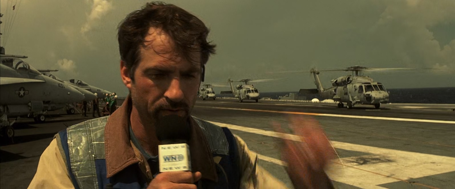 太阳泪.Tears.Of.The.Sun.2003.1080p.BluRay.x265.4audio-RARBG特效字幕 (1).mkv_2025.jpg