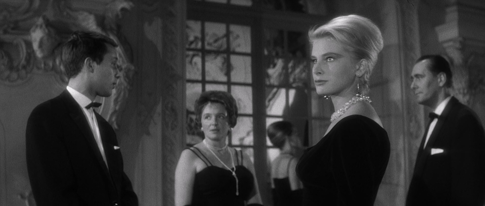 Last.Year.at.Marienbad.1961.CC.1080p.BluRay.x265.10bit.FLAC-SONYHD.mkv_20250613_.jpg