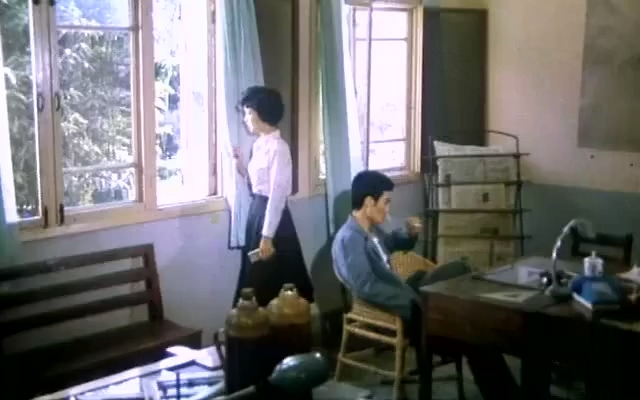 当代人.The Contemporary People.1981.DVD.X264.AAC.HALFCD(1).mkv_20250617_191926.764.jpg