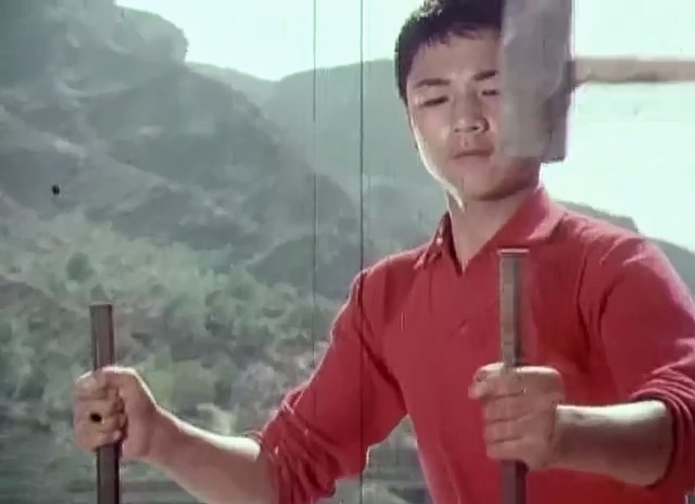 红雨.Hong Yu.1975.DVD.X264.AAC.mkv_20250618_180223.709.jpg