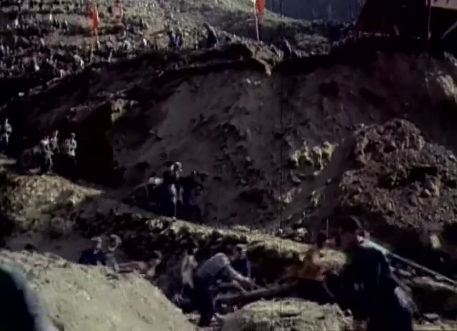 红雨.Hong Yu.1975.DVD.X264.AAC.mkv_20250618_180241.779.jpg