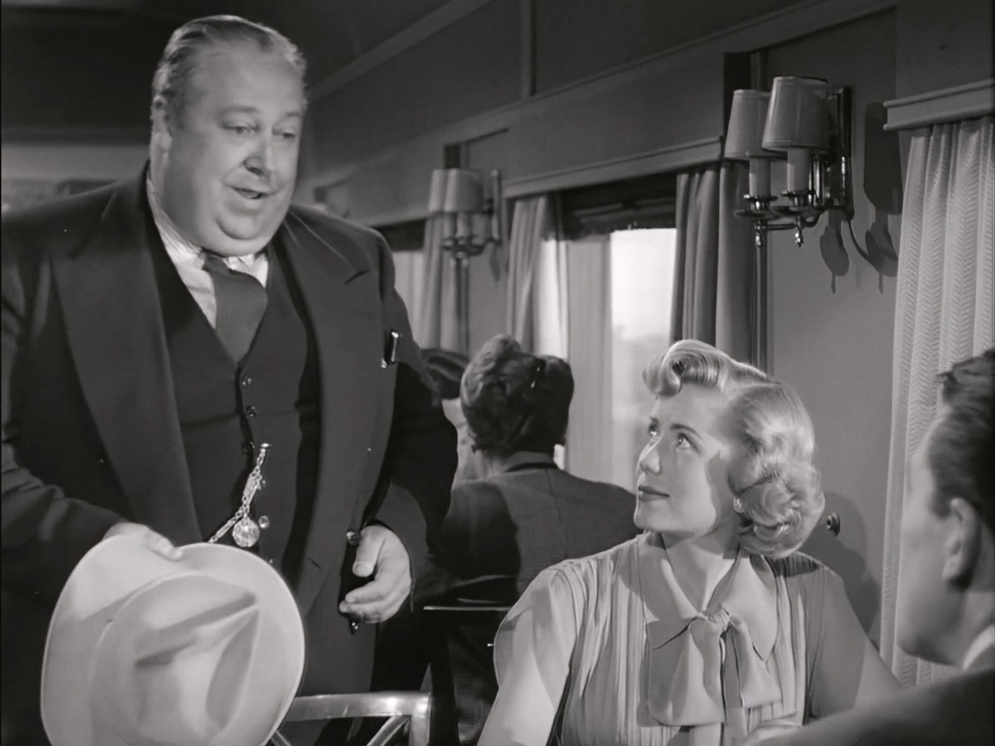 狭窄边缘 1080p 1952.mp4_20250621_123747.139.jpg