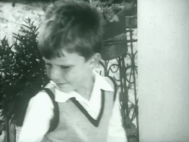 小贝尼.Mengjeze lufte.1976.DVD.X264.AAC.HALFCD.mkv_20250627_214425.936.jpg