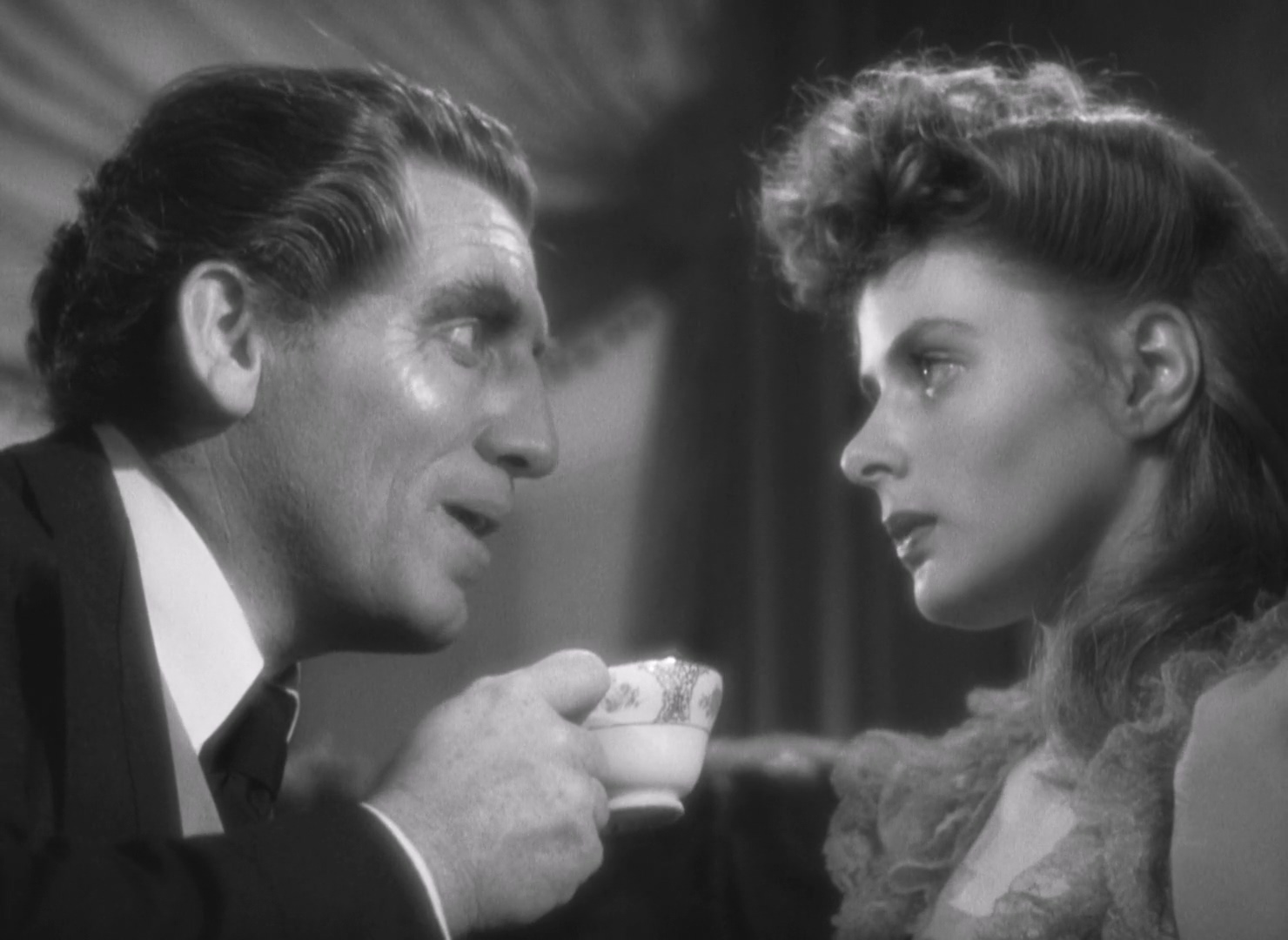 Dr.Jekyll.And.Mr.Hyde.1941.1080p.BluRay.H264.AAC-RARBG-bylh.mkv_20250629_085430.428.jpg