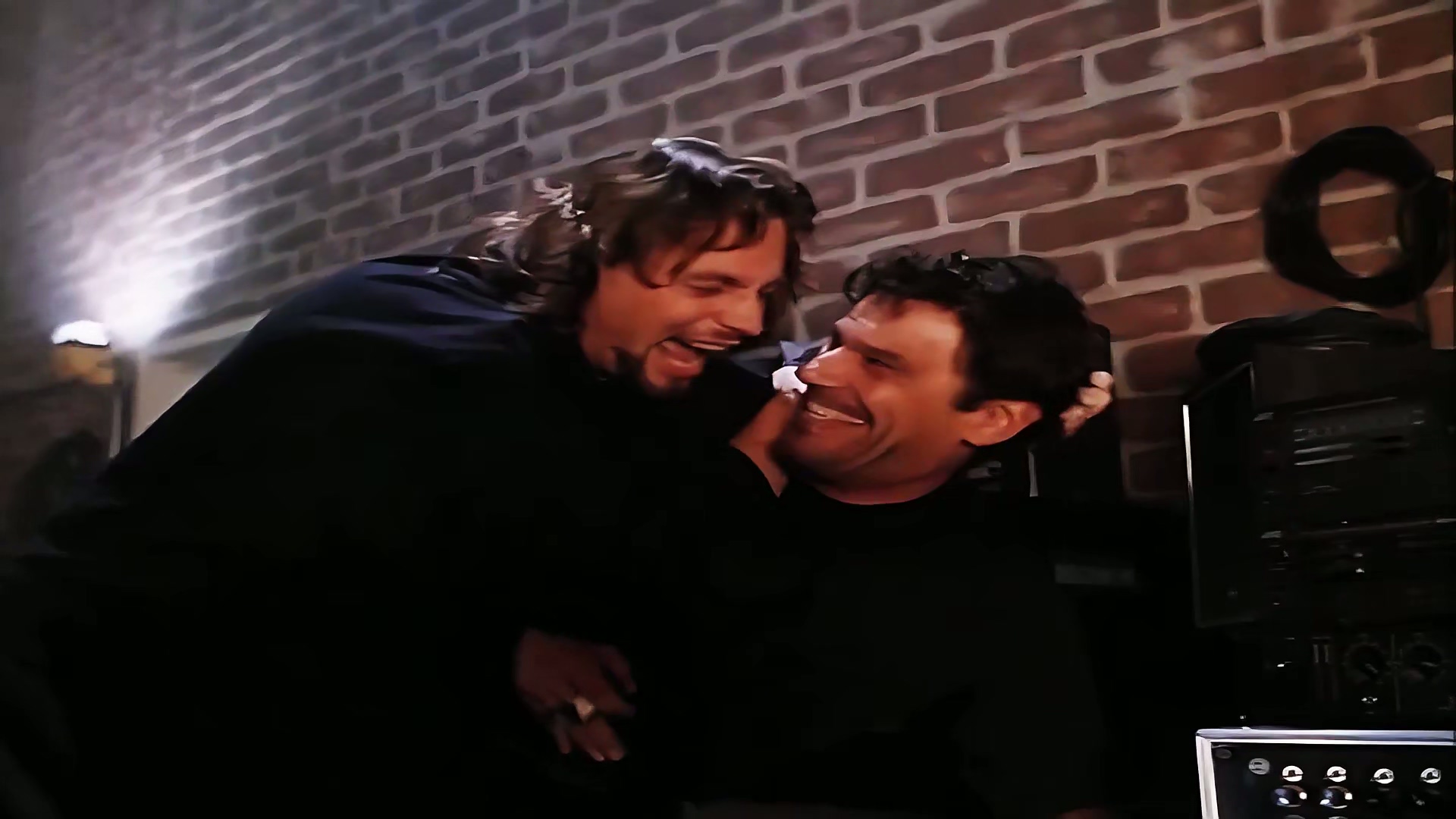 1997 地下摇滚 The Underground.mp4_20250702_165238.752.jpg