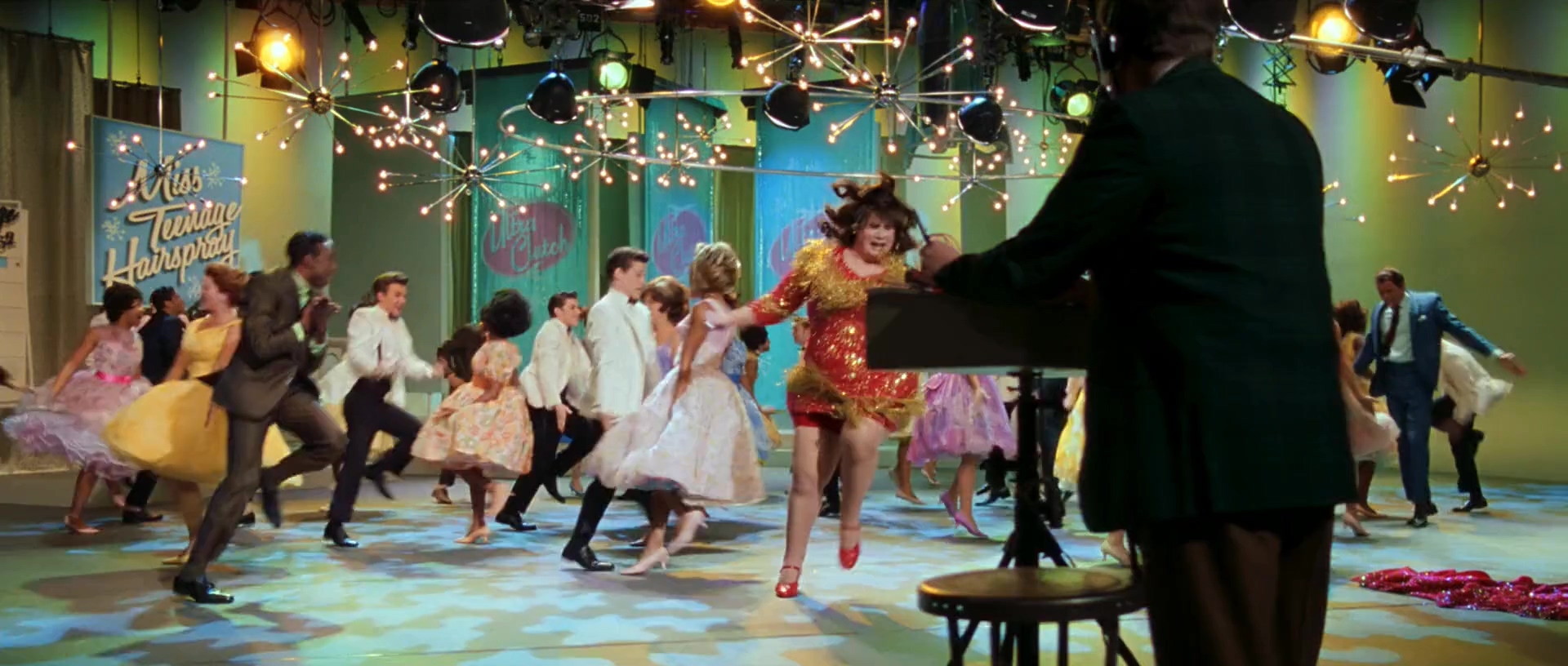 发胶.Hairspray.2007.2Audio.CN.mkv_20250710_123213.399.jpg