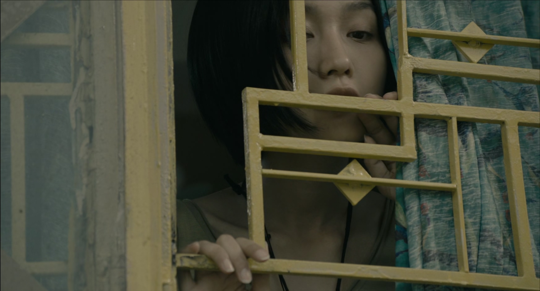 过界男女.Bends.2013.CHINESE.1080p.BluRay.x265.2audio-VXT.mkv_20250717_101246.216.jpg