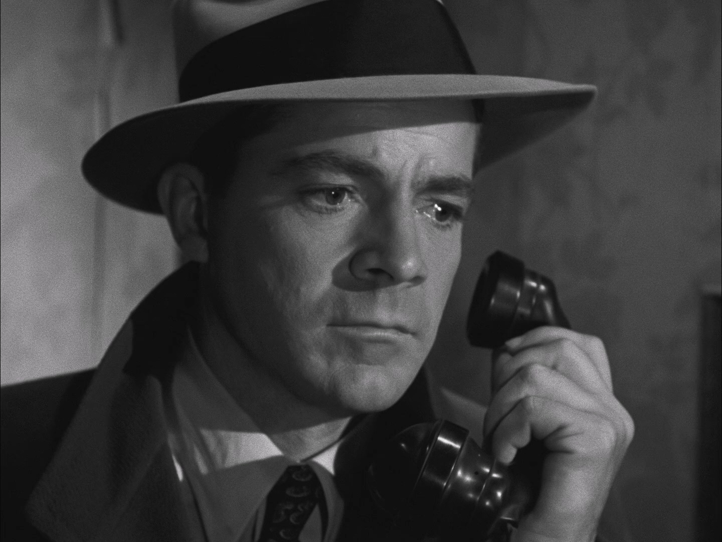 铁牛金刚.Where.the.Sidewalk.Ends.1950.REMASTERED.1080p.BluRay.x264-SADPANDA -byl.jpg