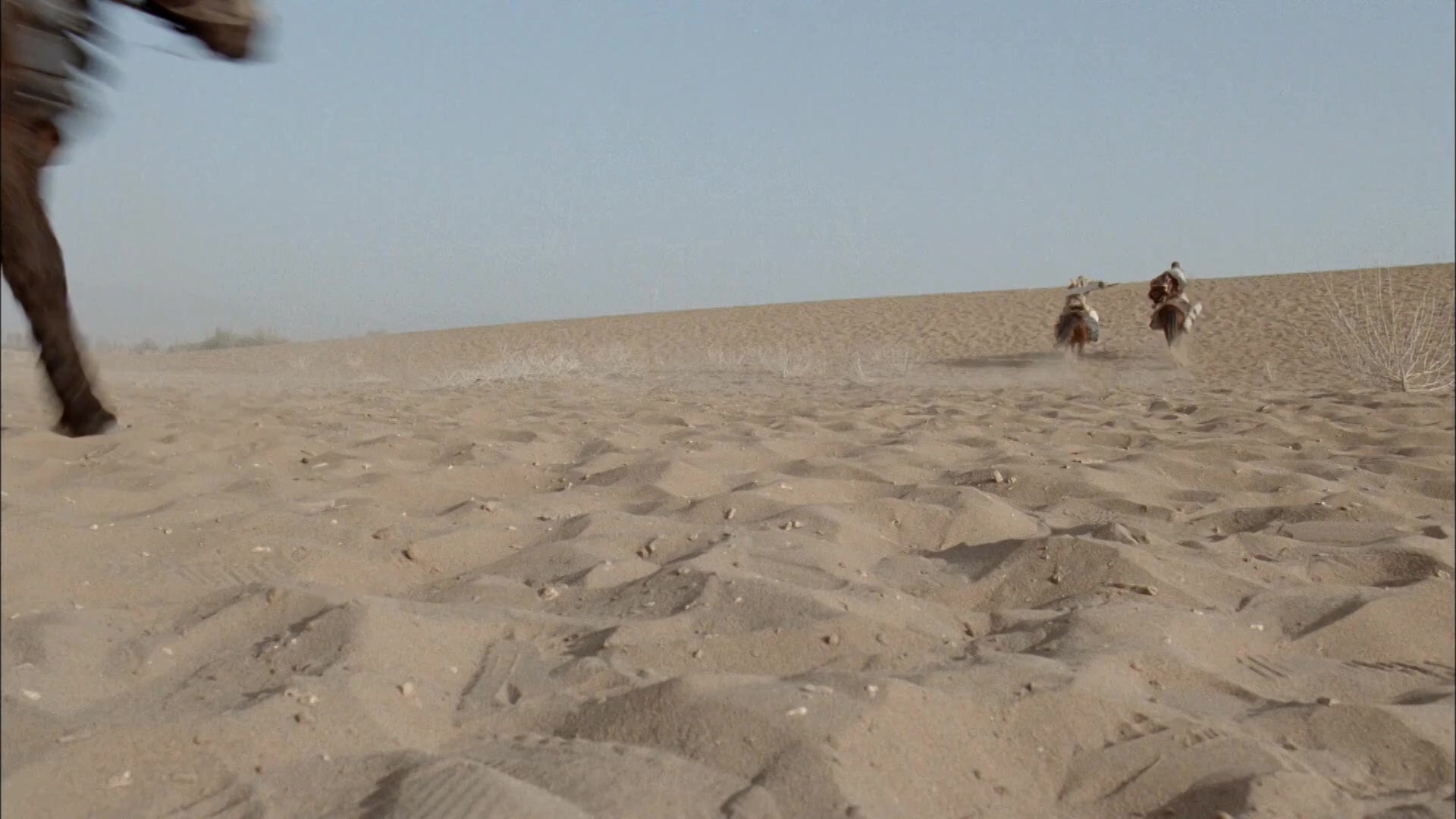 火烧红莲寺.The Rape of the Red Temple.1994.2Audio.CNSC.mkv_20250729_113116.741.jpg