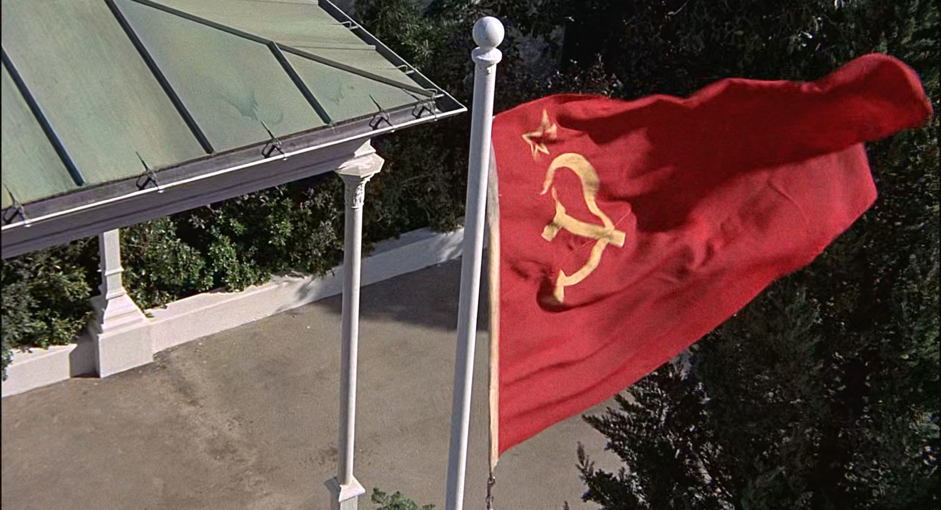 Topaz.1969. Director's.Cut.1080p.BluRay.x265-bylh.mkv_20250805_110050.895.jpg