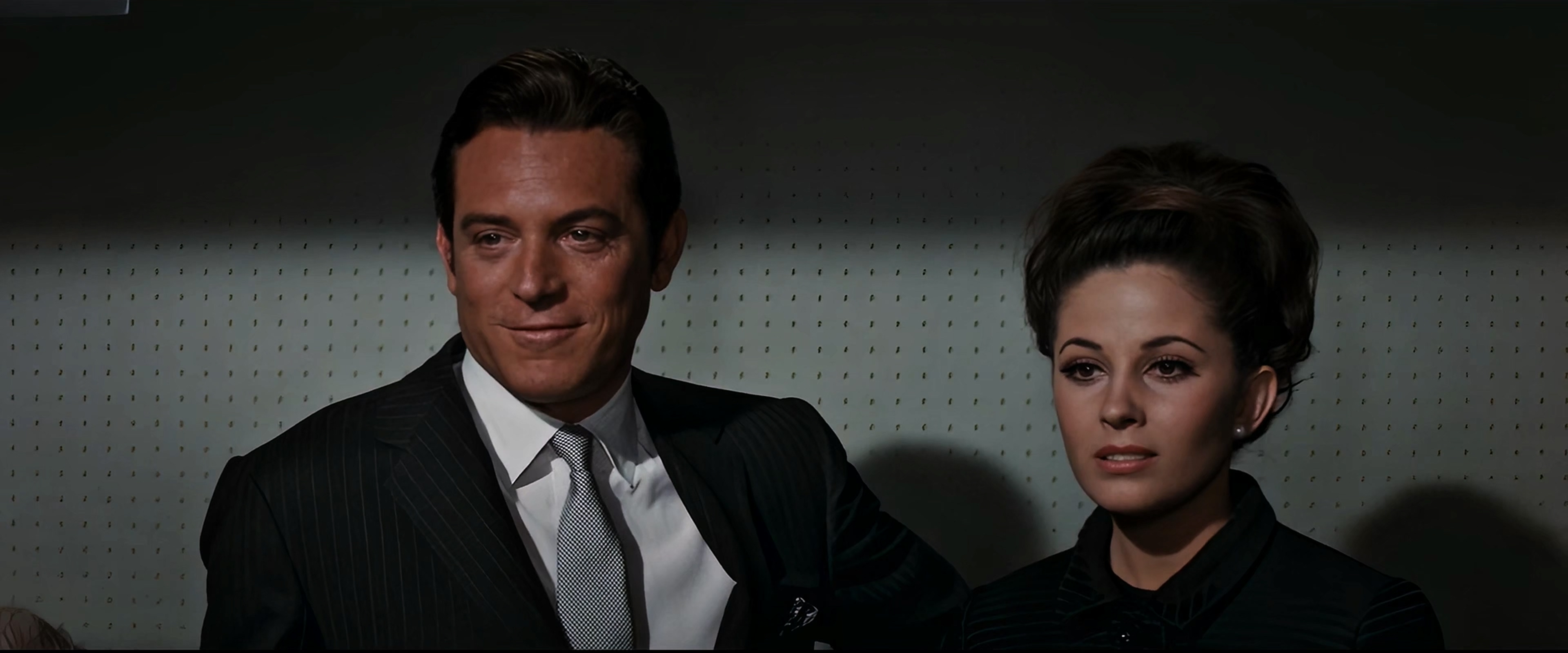 1967 娃娃谷 Valley of the Dolls.mkv_20250805_135718.111.jpg